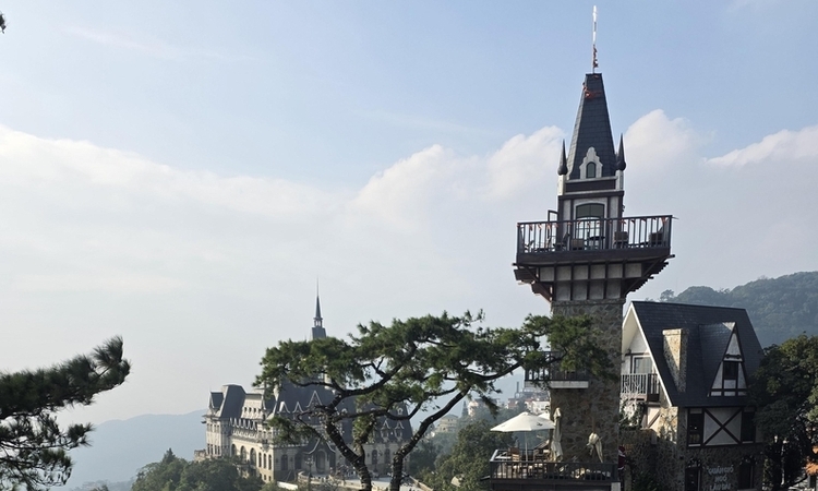 [포씨유신문 특별 기획] "오토바이 타고 구름 위로"... '북부의 달랏' 땀따오 타운, 왜 이 높은 산에 유럽이 생겼을까?