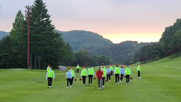 [특별기획] 근로자 추정제 전격 시행: 골프장과 캐디, '종속'을 끊고 '상생'을 택하라