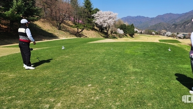 [19번홀의 변호사 14] 5월 근로자추정제 시행, 골프장이 살아남는 법