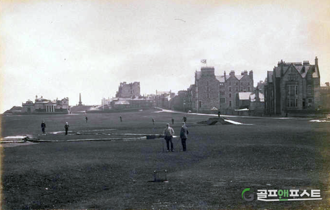 1891년 스코틀랜드 세인트 앤드류스(St. Andrews) 올드코스(Old Course) 자료: University of St. Andrews Library Photographic Archive 사진작가: J Valentine & Co