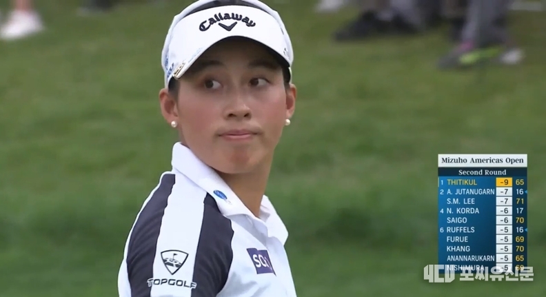 미즈호 아메리카스 오픈 2라운드 경기를 마치고 홀아웃하고 있는 태국의 티띠군, 사진: LPGA.com