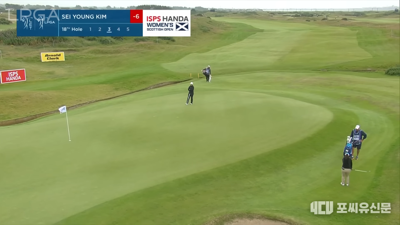 18번홀에서 버디 퍼팅을 하고 있는 김세영, 사진: LPGA 유튜브