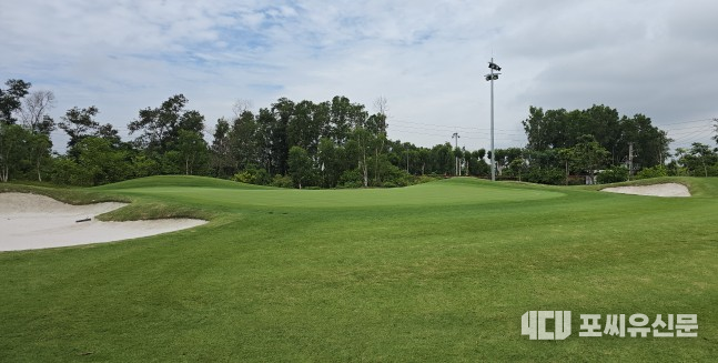 산악 배경이 압도적인 Tam Dao Golf Resort의 그린, 사진출처: 포씨유신문