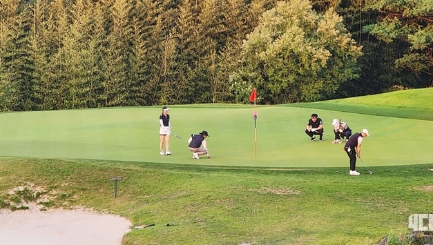 골프장, 캐디와 ‘근로자 분쟁’ 줄이려면 운영 방식부터 바꿔야 한다.